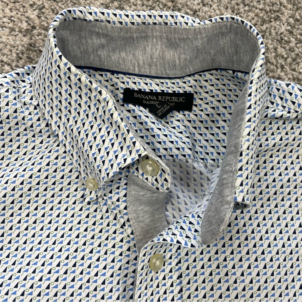 Banana Republic Tailored Slim Fit 100% cotton Large men’s geometric design